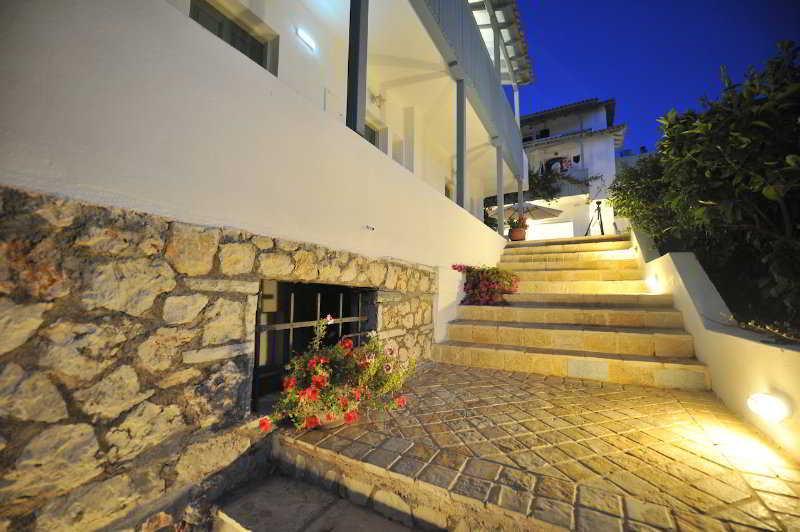 Hotel อาโยส นิกีตัส ภายนอก รูปภาพ
